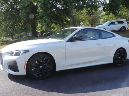 New 2026 BMW 430i Coupe w/ M Sport Package image 4