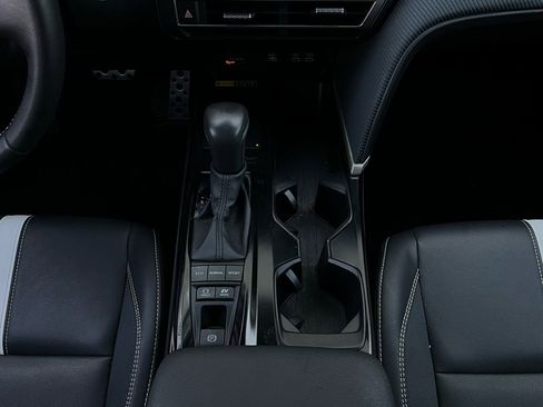 Used 2025 Toyota Camry SE image 15