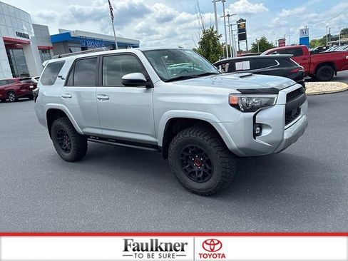 Used 2023 Toyota 4Runner TRD Off-Road AWD/4WD image 3