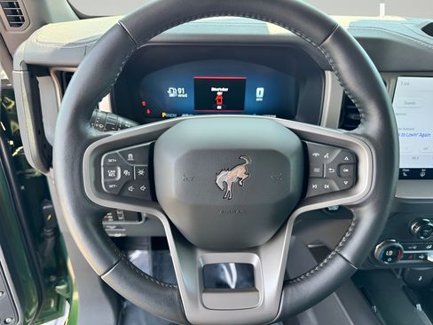 Used 2025 Ford Bronco Outer Banks AWD/4WD image 22