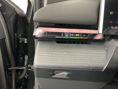 New 2026 BMW i5 eDrive40 w/ M Sport Package image 18