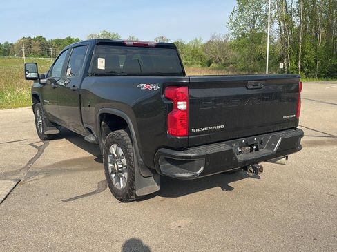 Used 2024 Chevrolet Silverado 2500 Custom w/ Custom Value Package AWD/4WD image 3