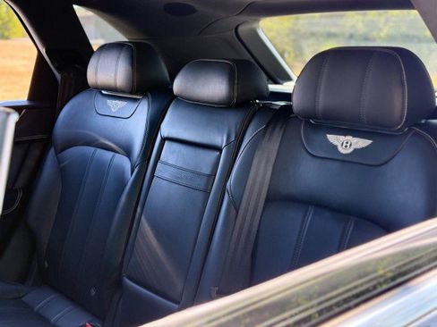 Used 2018 Bentley Bentayga Onyx Edition AWD/4WD image 26
