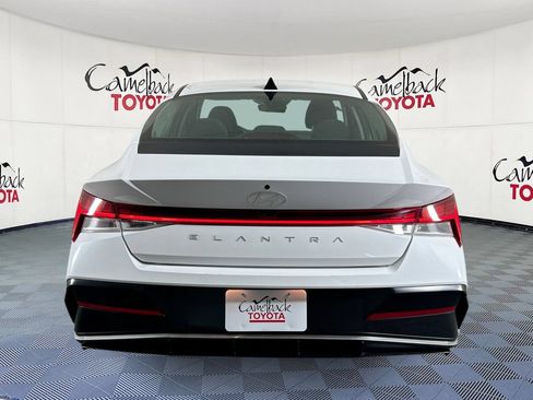 Used 2025 Hyundai Elantra SEL FWD image 7