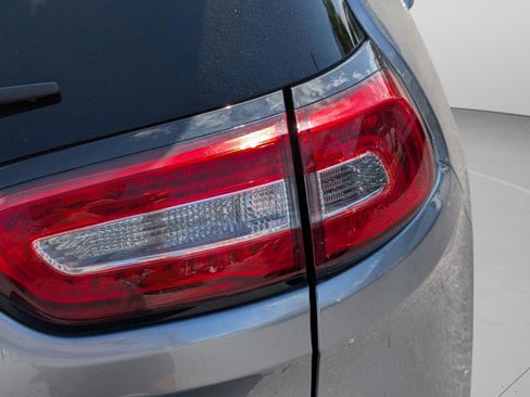 Used 2017 Jeep Cherokee Latitude image 30