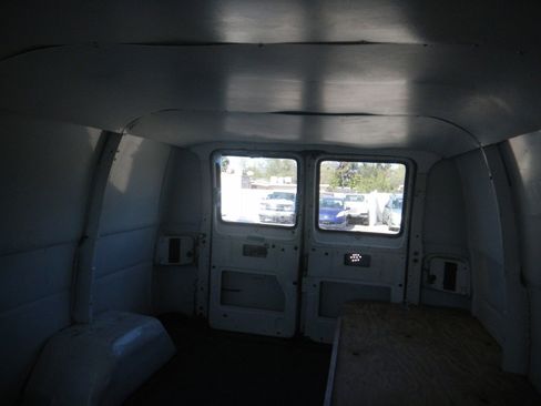 Used 2000 Dodge B1500 image 19