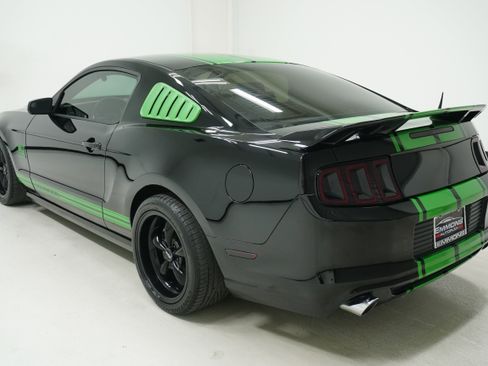 Used 2013 Ford Mustang Coupe image 6