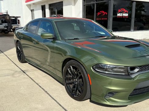 Used 2020 Dodge Charger Scat Pack w/ Dynamics Package RWD image 9