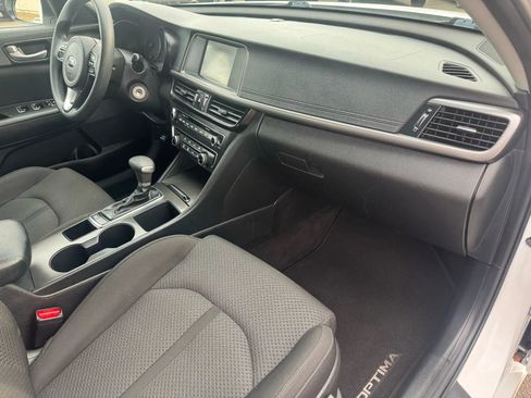 Used 2018 Kia Optima LX w/ 17" Alloy Wheels Package image 24