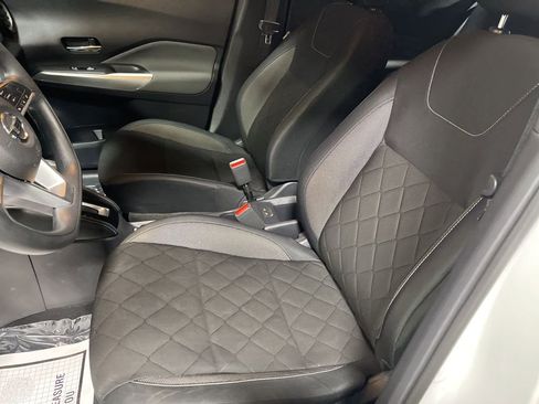 Used 2019 Nissan Kicks SV w/ Interior Electronics Package FWD image 17