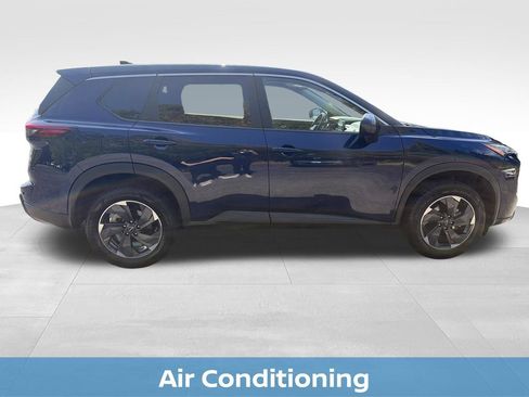 Used 2025 Nissan Rogue SV FWD image 9