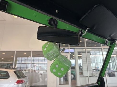 Used 2023 Volkswagen Tiguan SE w/ Panoramic Sunroof Package FWD image 11