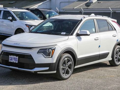 New 2026 Kia Niro LX FWD image 4