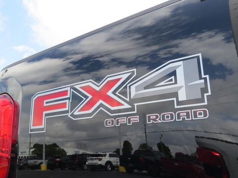 New 2025 Ford F250 Platinum image 13