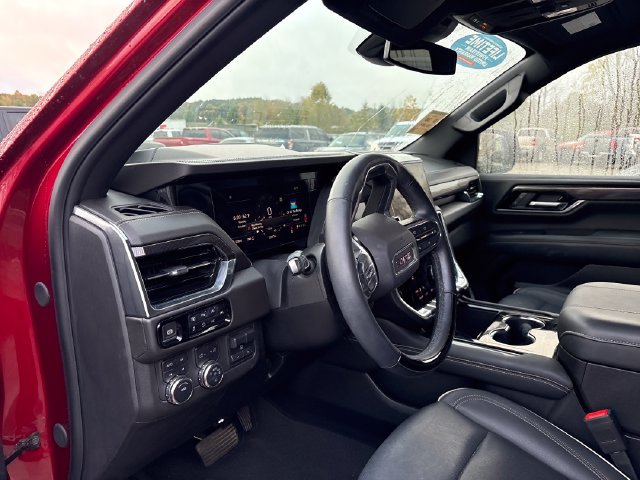 Used 2025 GMC Yukon Elevation AWD/4WD image 8