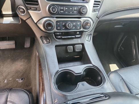 Used 2016 Chevrolet Suburban LT RWD image 11