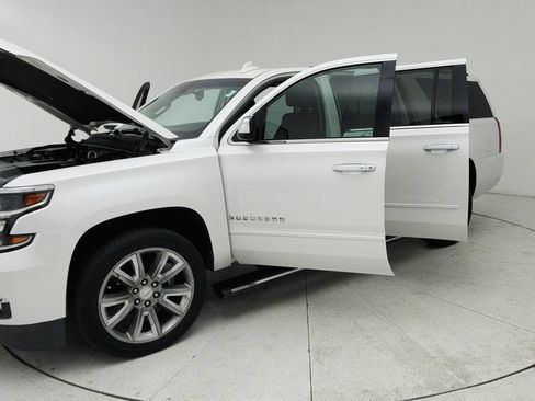 Used 2018 Chevrolet Suburban Premier AWD/4WD image 10