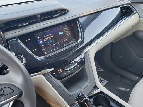 Certified 2024 Cadillac XT6 Premium Luxury w/ LPO, Floor Liner Package AWD/4WD image 32