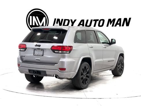 Used 2020 Jeep Grand Cherokee Altitude image 4
