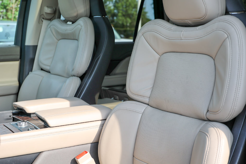 Certified 2022 Lincoln Navigator Reserve AWD/4WD image 30