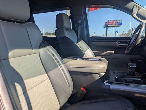 Used 2022 Chevrolet Silverado 1500 ZR2 w/ Technology Package image 34