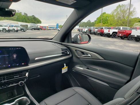 New 2026 Chevrolet Traverse LT FWD image 37