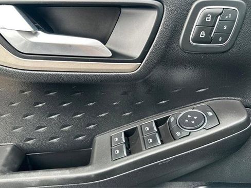 Used 2020 Ford Escape SEL image 11