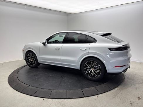 New 2026 Porsche Cayenne Coupe AWD/4WD image 3