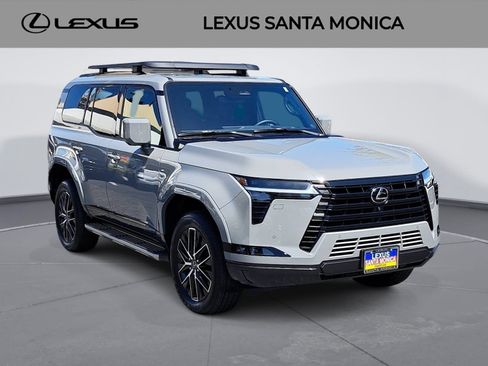 Used 2026 Lexus GX 550 w/ Accessory Package (31) AWD/4WD image 3