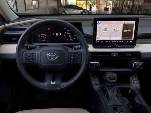 Used 2026 Toyota RAV4 XLE Premium AWD/4WD image 15