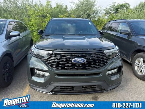 Certified 2023 Ford Explorer ST-Line AWD/4WD image 2