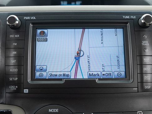 Used 2014 Toyota Sienna Limited w/ Limited Premium Package image 36