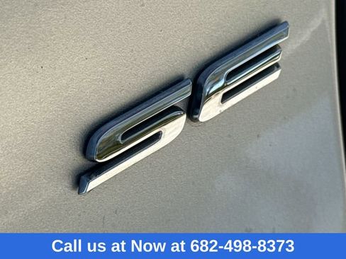 Used 2017 Ford Fusion SE w/ Fusion SE Technology Package image 10