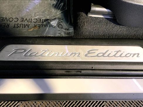 Used 2022 Porsche Cayenne Platinum Edition image 19