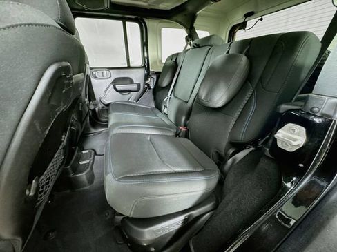 Used 2024 Jeep Wrangler Unlimited Rubicon 4xe AWD/4WD image 21