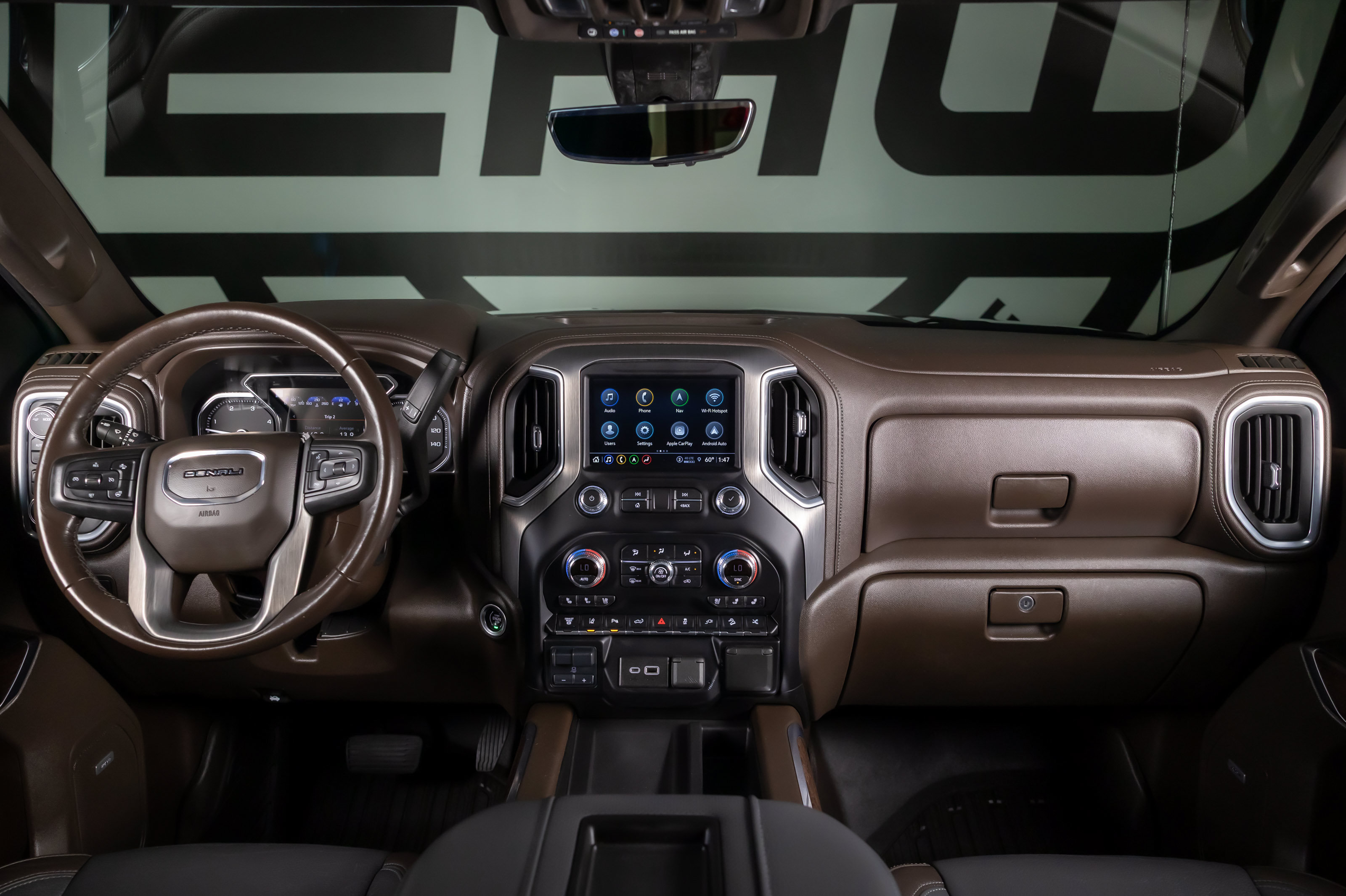 Used 2021 GMC Sierra 2500 Denali w/ Denali Ultimate Package AWD/4WD image 3