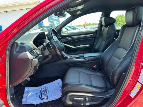 Used 2018 Honda Accord Sport image 9
