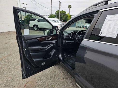 Used 2023 Subaru Ascent Touring AWD/4WD image 21