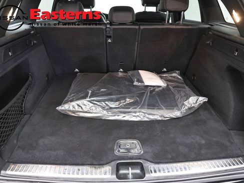 Used 2022 Mercedes-Benz GLC 300 4MATIC w/ AMG Line image 9