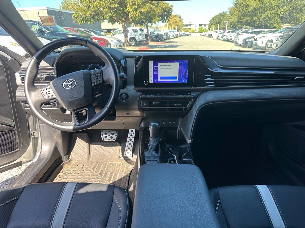 Used 2025 Toyota Camry SE FWD image 8