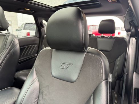 Used 2019 Ford Edge ST w/ Equipment Group 401A image 32