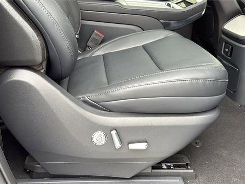 New 2025 Lincoln Navigator L Reserve w/ Jet Appearance Package image 13