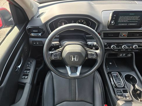Certified 2025 Honda Pilot Touring image 18