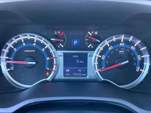 Used 2016 Toyota 4Runner Limited image 24