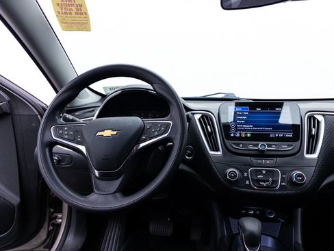 Used 2024 Chevrolet Malibu LS FWD image 5