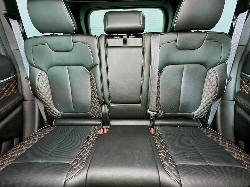 Used 2025 Jeep Grand Cherokee Summit AWD/4WD image 13