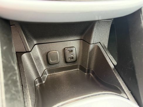 Used 2017 Chevrolet Volt LT FWD image 19