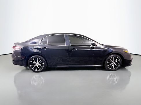 Used 2023 Toyota Camry SE FWD image 11