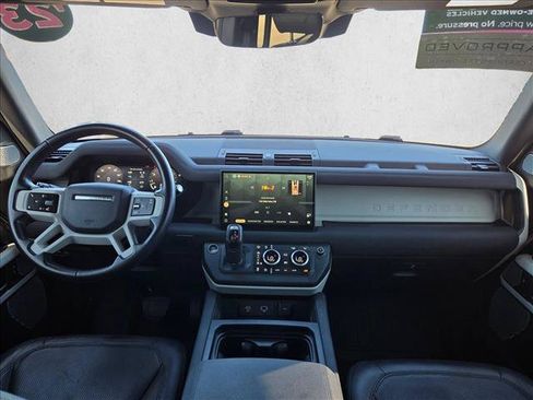 Used 2023 Land Rover Defender 130 SE AWD/4WD image 18