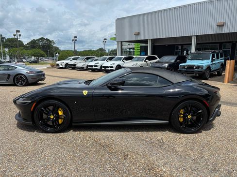 Used 2025 Ferrari Roma Spider RWD image 8